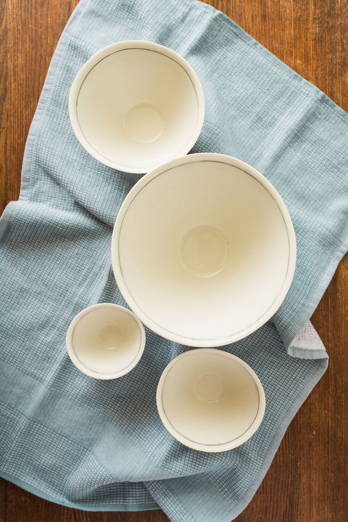 Simple Line Nesting Bowls