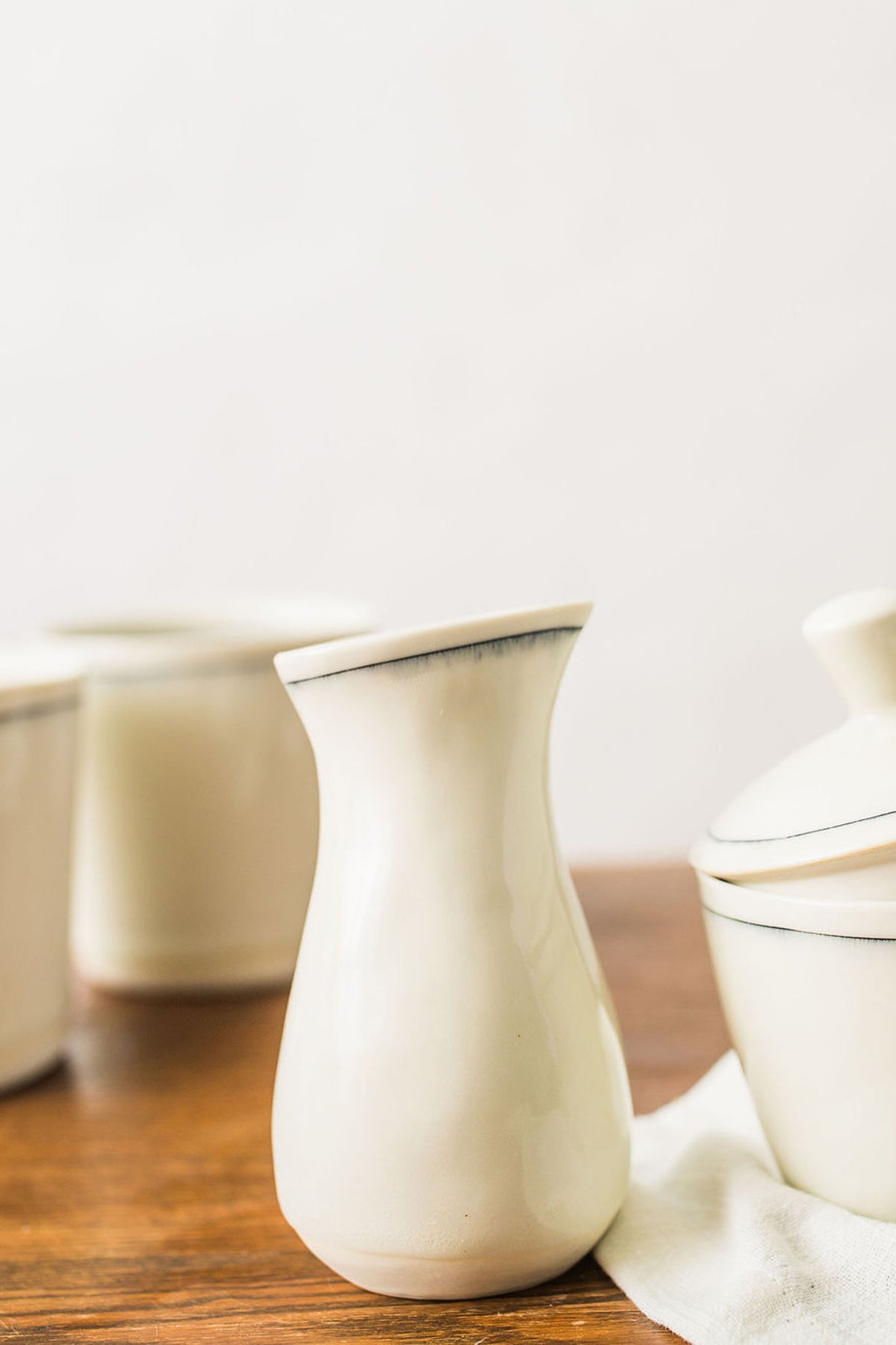 Simple Line Creamer